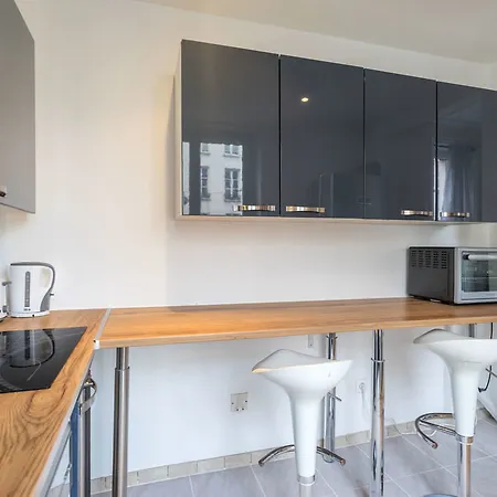 Cosy Bastille Apartment Paris